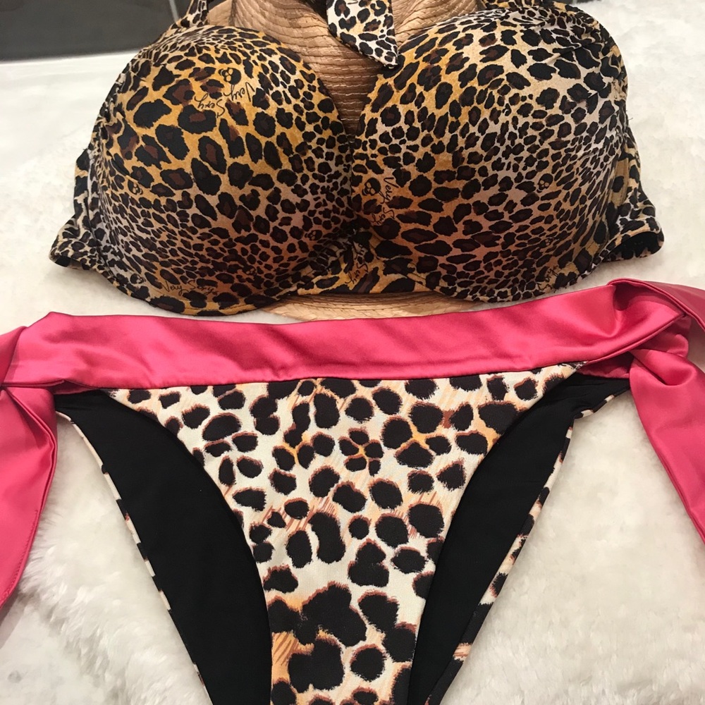BB:Victoria’s Secret bikini top& beach bunny bott - Picture 4 of 15